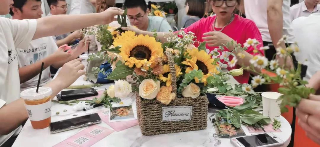 【以花为媒·邂逅情缘】7月17日活动回顾，让我们重新回温当时甜蜜~